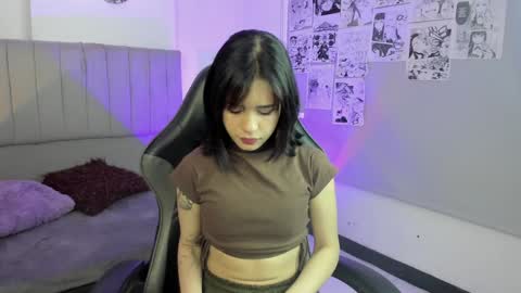 Cat  online show from January 4, 8:05 pm