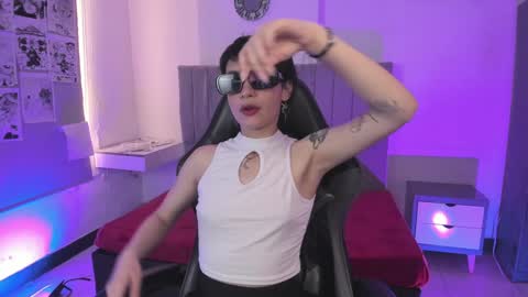 Cat  online show from January 18, 9:13 pm