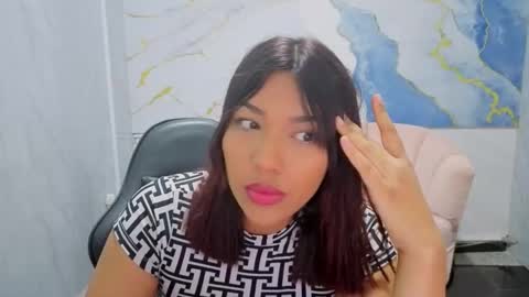 catherine_b_ online show from November 1, 8:24 pm