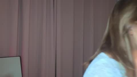 Lina  online show from April 8, 7:16 pm