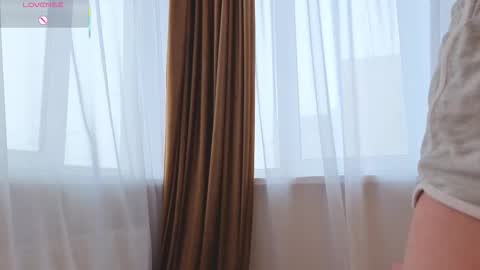 Josie Manesi online show from February 19, 6:24 am