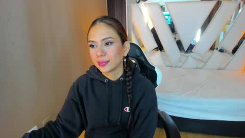 SARA  online show from March 31, 11:54 am