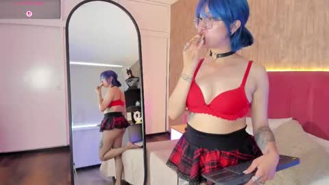 Snapshot of celeste_wood_ chatting on September 26, 2:58 pm celeste_wood_ online show from September 26, 2:58 pm