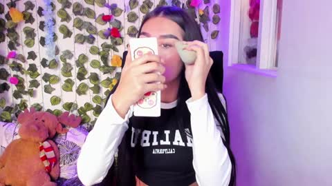 Snapshot of celestinepurple chatting on December 2, 5:02 pm Celestineeeeee online show from December 2, 5:02 pm