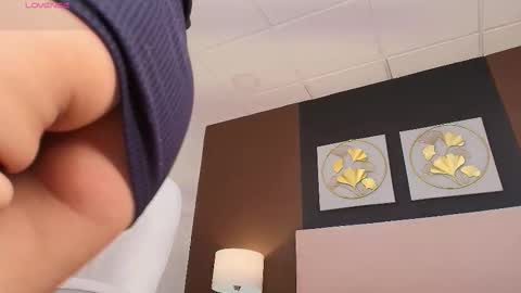 CELINE online show from December 4, 7:32 am