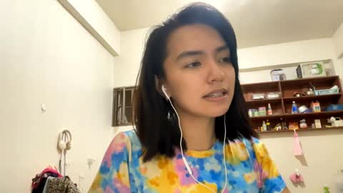 Elly online show from April 14, 1:22 pm