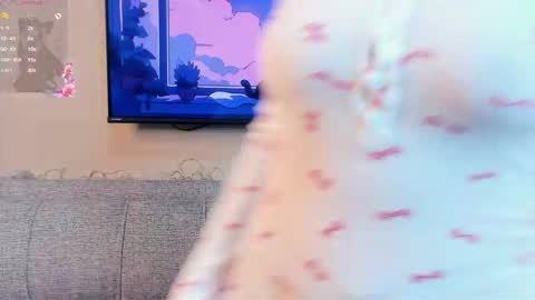 Yumi online show from April 12, 8:33 pm