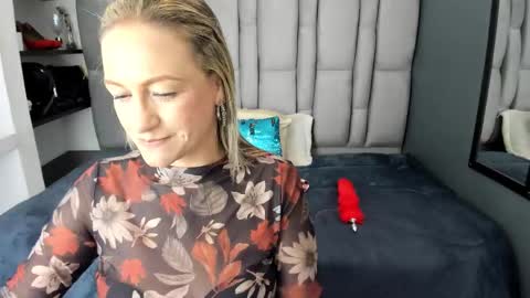 Charlot milf online show from November 26, 12:28 pm