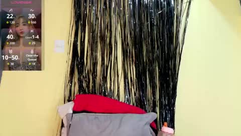 CHARLOTTE online show from April 18, 7:29 pm