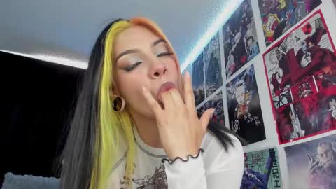 Snapshot of charlotte_mansson chatting on December 14, 4:52 pm Charlotte online show from December 14, 4:52 pm