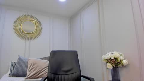 charlottebrownn_ online show from November 26, 4:24 am