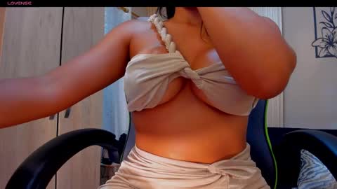 Snapshot of charlottecox_ chatting on September 26, 12:52 am Charlotte online show from September 26, 12:52 am