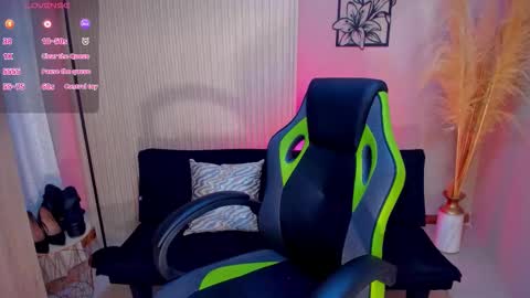 Snapshot of charlottecox_ chatting on September 24, 12:31 am Charlotte online show from September 24, 12:31 am