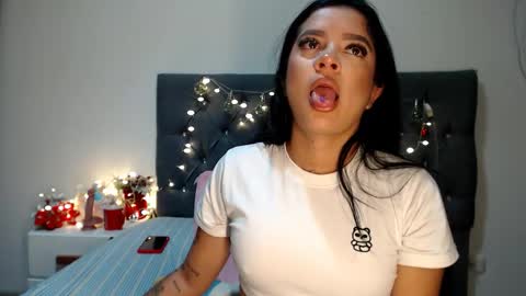 charlottee07 online show from December 19, 4:48 am