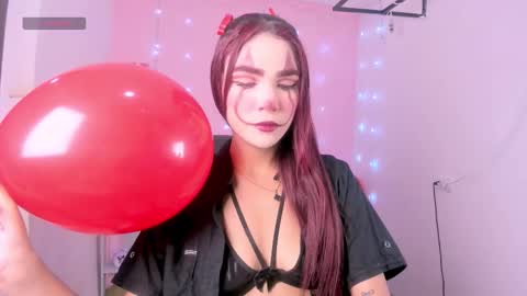 Snapshot of charlotteee_02 chatting on October 22, 2:49 am charlotteee online show from October 22, 2:49 am
