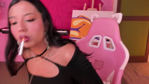 Victoria online show from November 22, 8:33 pm