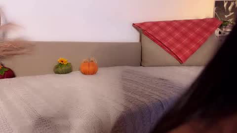 JASMINE   usually going live about 2 am UTC  online show from October 20, 10:51 am