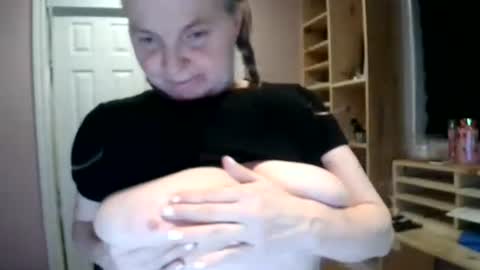 chealsiek online show from November 28, 2:14 am