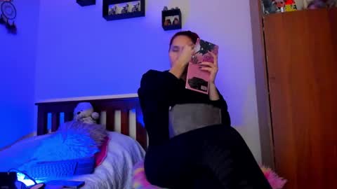 Miss Cheeryl online show from March 6, 3:57 am