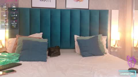   online show from February 22, 8:48 pm