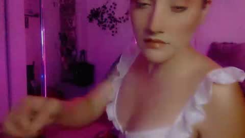 Snapshot of cherrieamaretto chatting on October 12, 7:11 am cherrieamaretto online show from October 12, 7:11 am