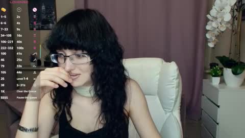 Isabel online show from May 23, 8:29 pm