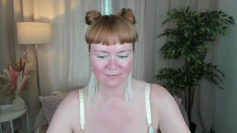 Miy online show from May 3, 3:26 pm