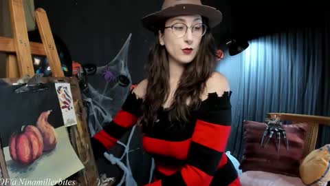 Nina   online show from October 31, 5:17 pm