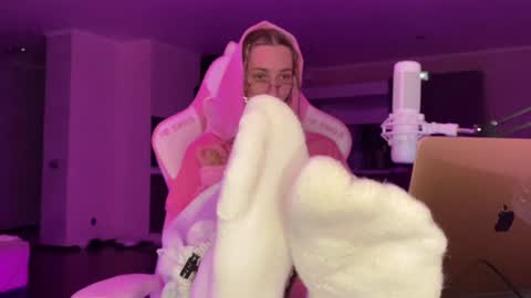 Goddess Vika - owner of all ur money online show from December 14, 3:15 pm