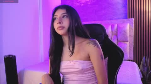 chloe_bluee_ online show from June 2, 11:11 am