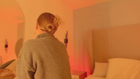 Chloe online show from March 16, 12:31 pm