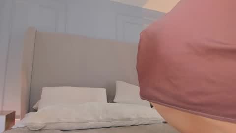 Chloe online show from March 26, 1:02 pm