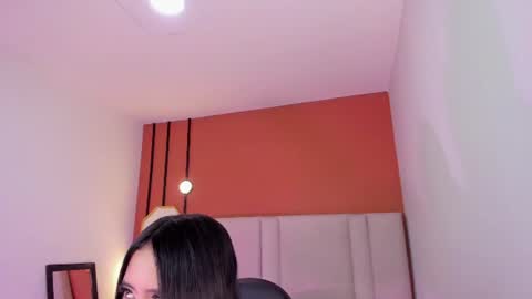 Chloe online show from July 1, 7:02 pm