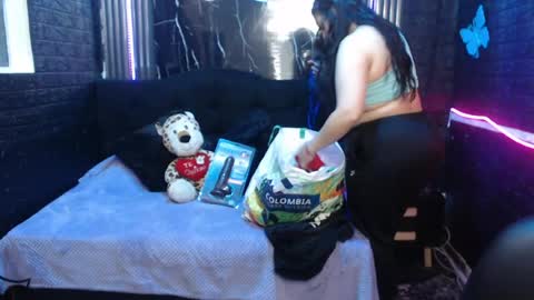 chloe_smith5 online show from June 1, 1:13 pm