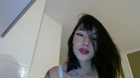 Snapshot of chloe_snoww chatting on September 13, 12:40 am cloes  online show from September 13, 12:40 am