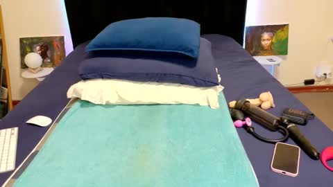 Chloe Chrome online show from April 16, 6:51 pm