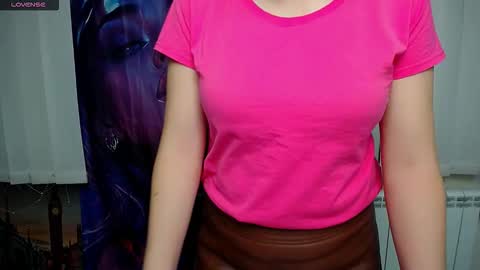 Chloe online show from November 18, 3:35 pm