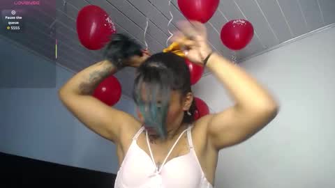 chloewills_ online show from February 23, 12:59 pm