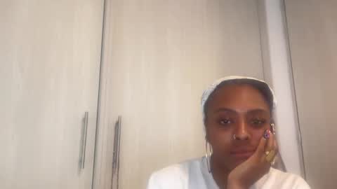 ChocolateCakeQueen online show from December 19, 10:57 pm