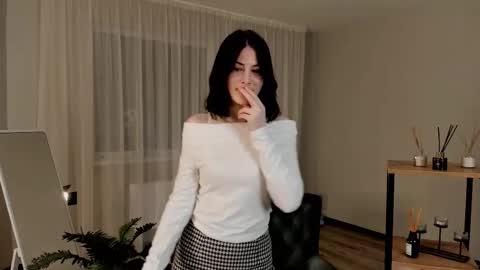 christaschrecongost online show from February 12, 7:04 pm