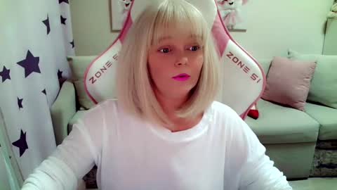 Christi online show from November 1, 10:08 am