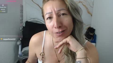 chrystal hotty online show from September 30, 1:06 pm