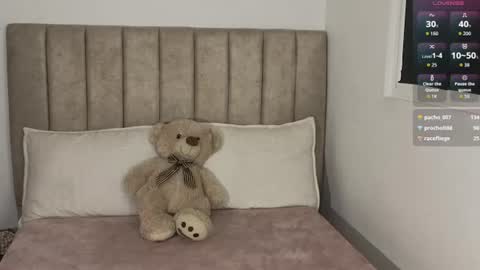 Mia online show from August 1, 5:53 am