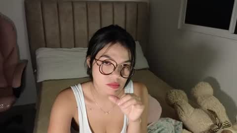 Mia online show from June 24, 6:23 am