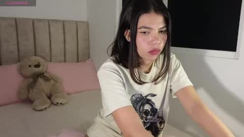 Mia online show from April 30, 5:23 am