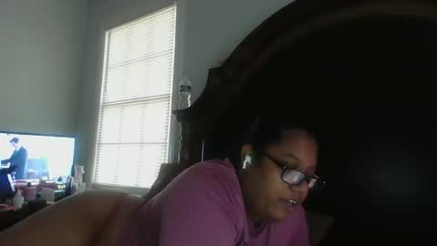 cinammonblaze online show from November 3, 9:30 pm