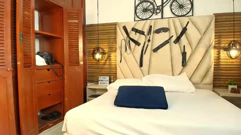 cinthiabaker online show from December 2, 11:56 am