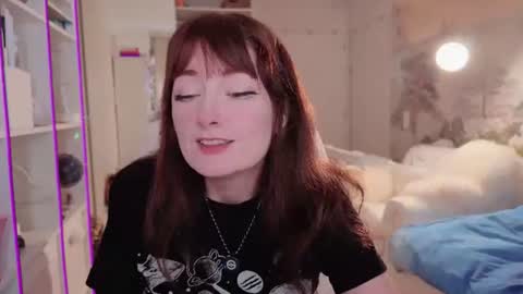 Cissy Glitter online show from June 13, 7:33 pm