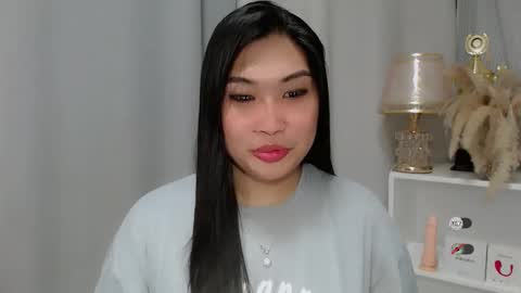 CLAIRE online show from May 16, 12:15 pm