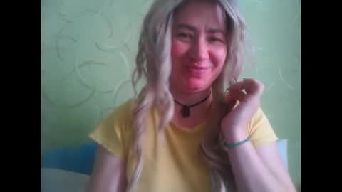 ClaireShannon online show from April 28, 8:40 am